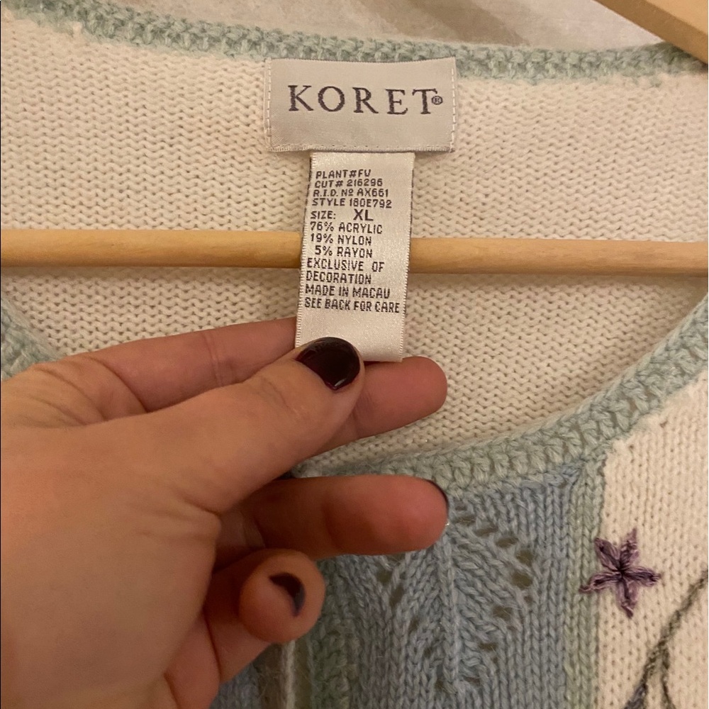 Knit sweater with flower detail - Picture 4 of 4